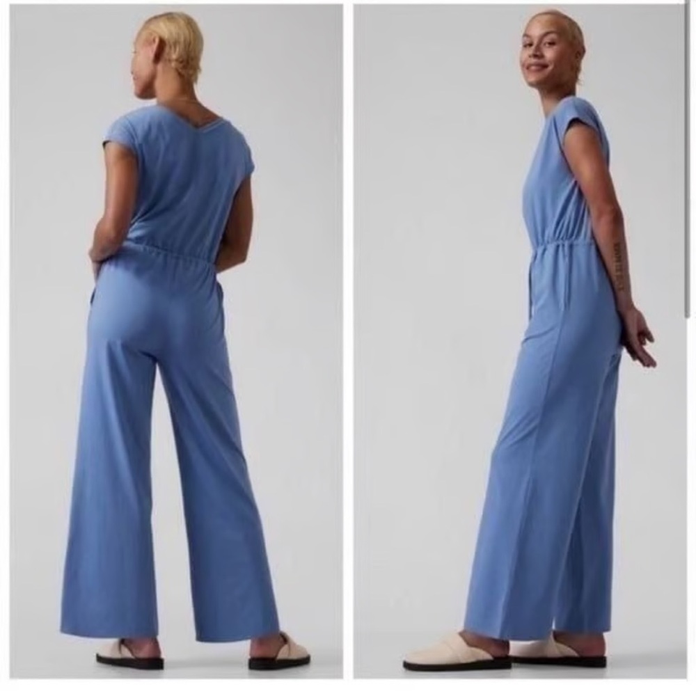 Athleta Willow Blue Drawstring Waist Wide Leg Lightweight V-Neck Jumpsuit, Small